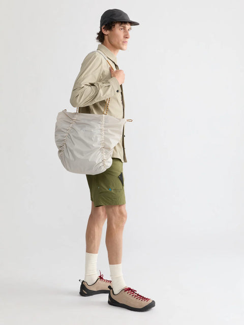 Klättermusen: Gebo Bag 23L -  Putty Grey
