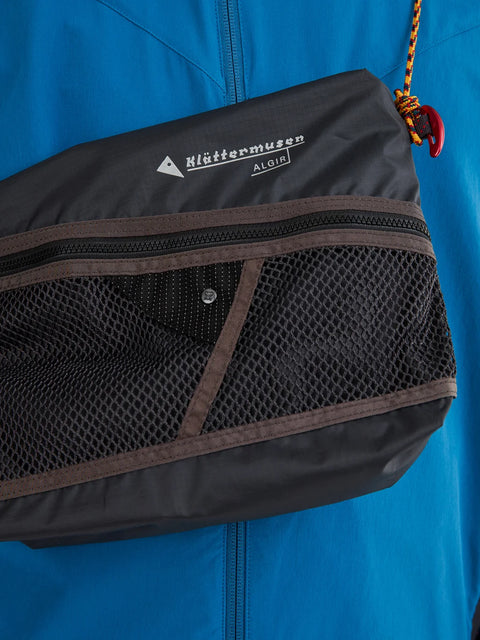 Klättermusen: Algir Accessory Bag Large - Raven