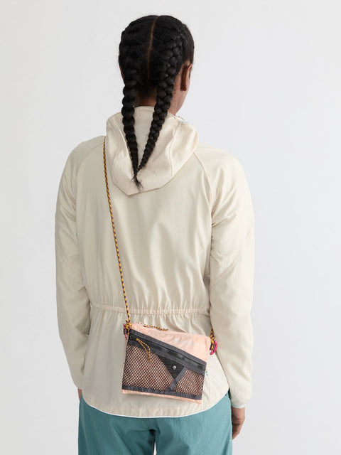 Klättermusen: Algir Accessory Bag Small - Salmon