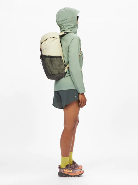 Klättermusen: Fjörm Backpack 18L - Silver Creme