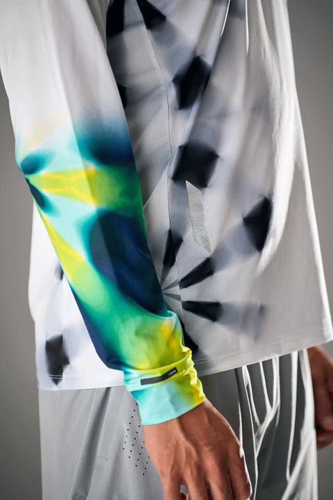 SOAR Running: Men's LS Printed Tech T - White Green Kaleidoscope