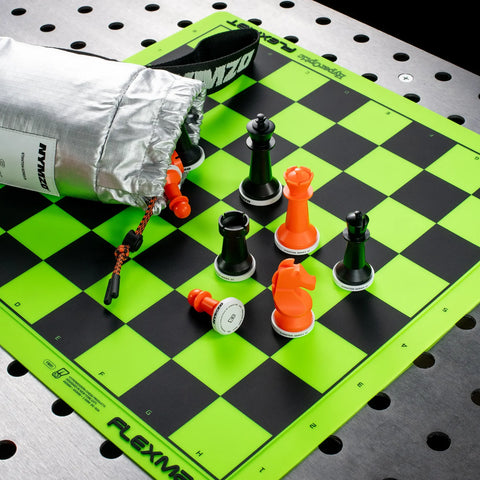 Nymzo: Stanton Series 01 Chess Pieces - Orange/Black