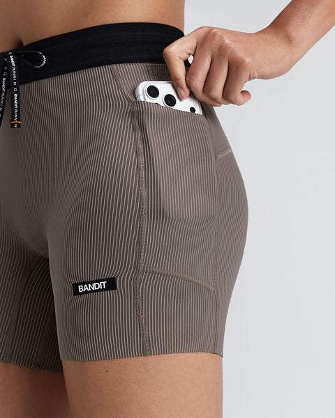 Bandit Running: Women's Striped Cadence 5" Compression Shorts - Concrete Taupe / Cocoa